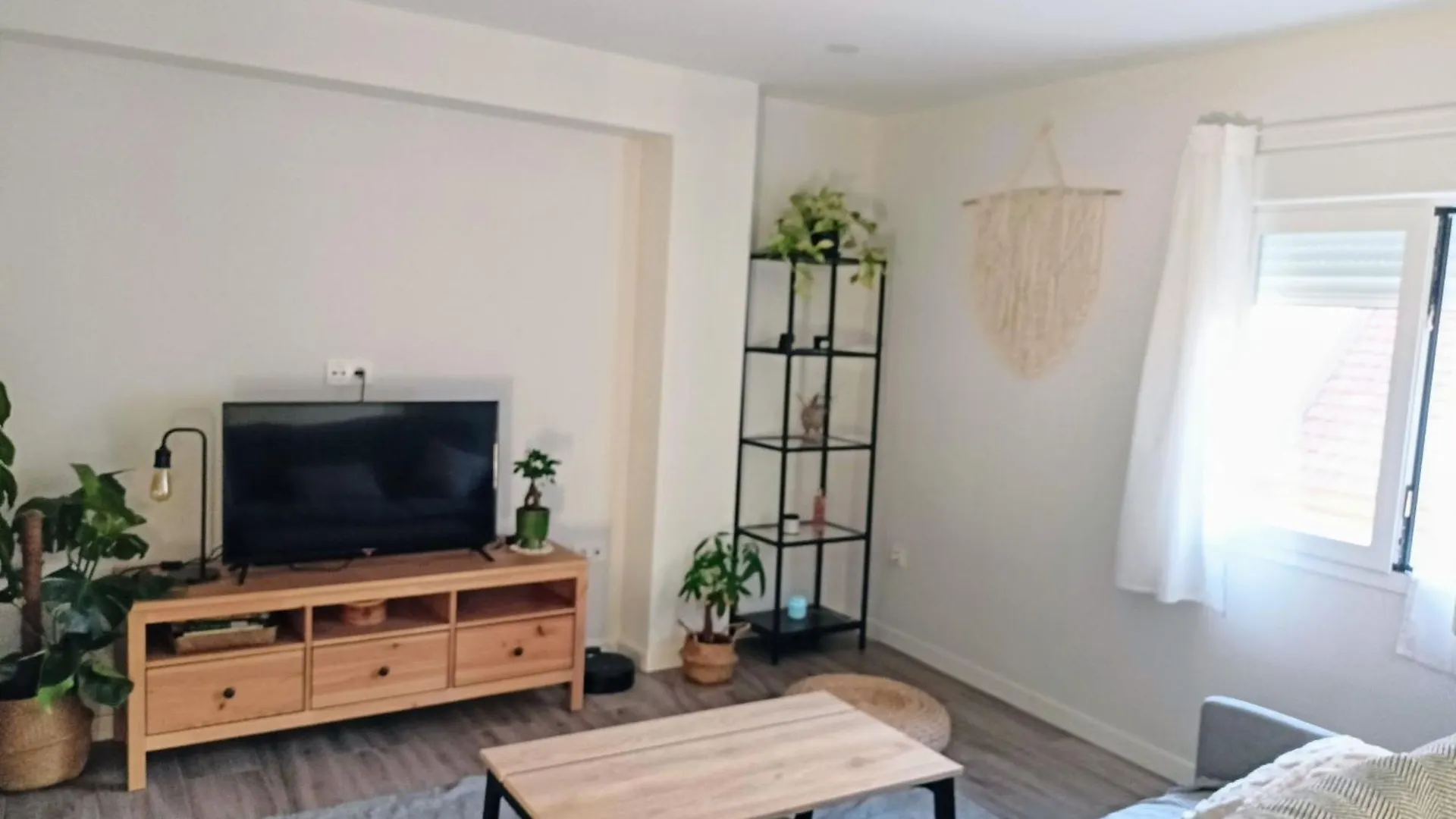 Habitacion Doble En Apartamento Reformado Con Terraza Double Room In Lovely Apartment With Terrace Granada Spain